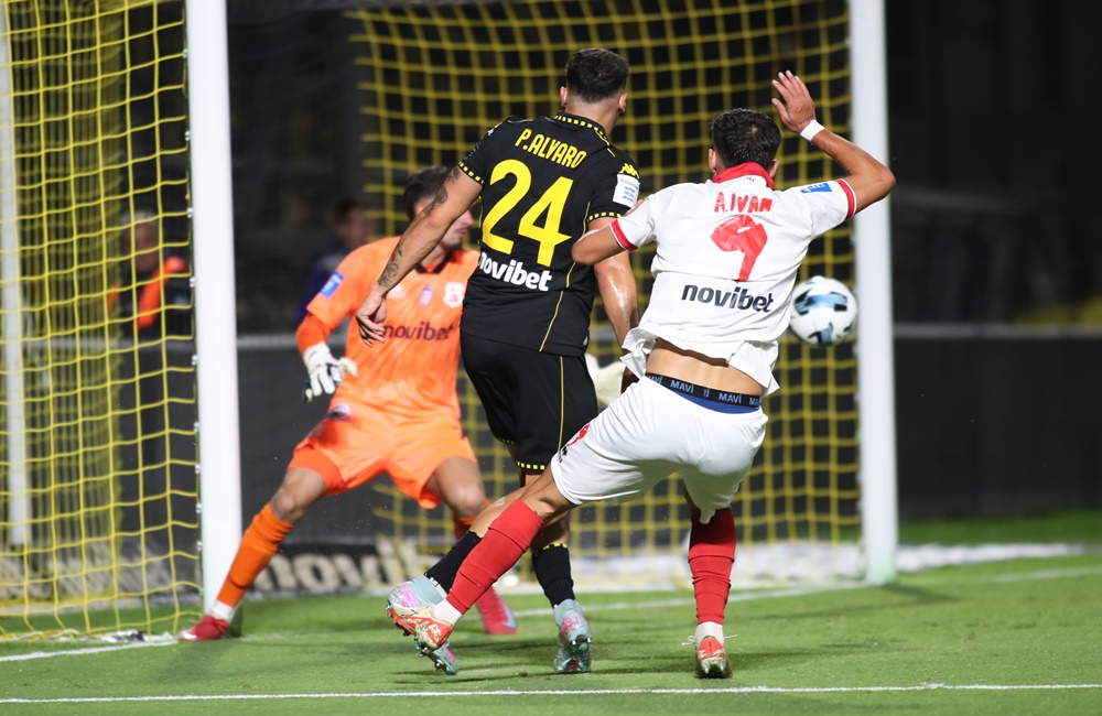 Κοντά στο γκολ ο ΑΡΗΣ με Άλβαρο (vid)