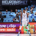 Μπηχτές από Αντετοκούνμπο: «Όλοι παίζουν για τον εαυτό τους, η χημεία μας δεν είναι καλή» (vid)