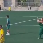 Γυναίκα αντιπρόεδρος ομάδας… εισέβαλε στο γήπεδο και έκανε χειρονομία στο διαιτητή (vid)