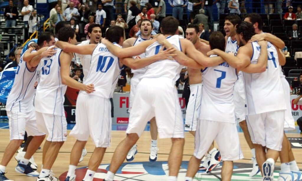 Σαν σήμερα το 2006: Η Ελλάδα σοκάρει τις ΗΠΑ (vid)