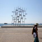 Θεσσαλονίκη: Συναγερμός με πτώση άνδρα στον Θερμαϊκό