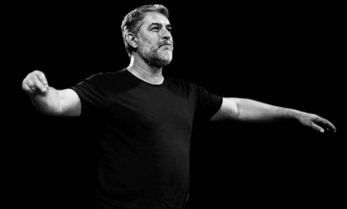 Στο τμήμα ο Βασίλης Μπισμπίκης – Προκάλεσε φθορές σε αυτοκίνητα και εγκατέλειψε το σημείο