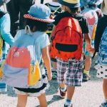Τι να κάνεις αν το παιδί κλαίει όταν το αφήνεις στο σχολείο ή στο βρεφονηπιακό