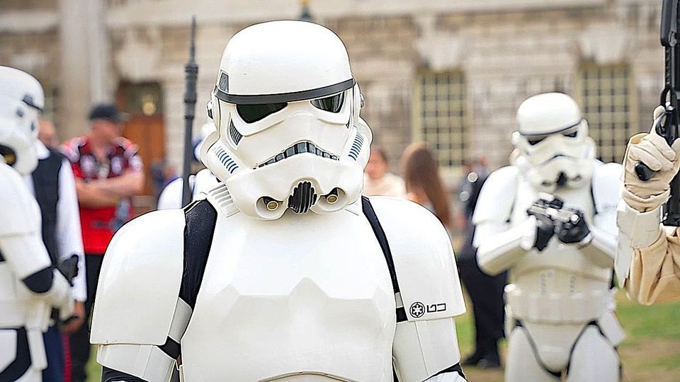 Ρεκόρ Γκίνες από 874 άτομα ντυμένα ως χαρακτήρες του σινεμά και της TV (vid)