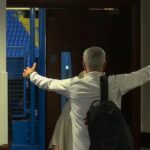 Επιστροφή με… αγκαλιές για Μουρίνιο στο Στάμφορντ Μπριτζ (vid)