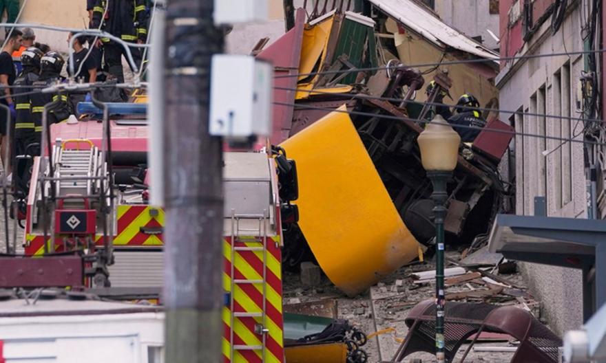 Πορτογαλία: Τρεις νεκροί μετά από εκτροχιασμό τελεφερίκ (vid)