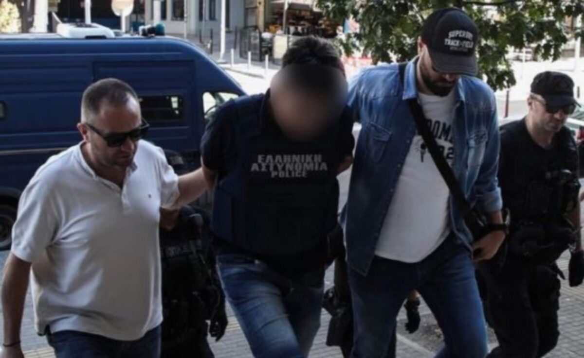 Αδελφοκτονία στη Θεσσαλονίκη: «Μου γκρίνιαζε με άσχημο τρόπο, ήμουν πιεσμένος και τη σκότωσα»