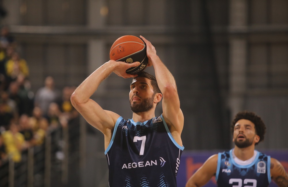 Τσαιρέλης και… 7ος ξένος