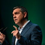 Παραιτήθηκε από βουλευτής ο Τσίπρας (vids)