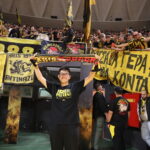 Eίσοδος και αποθέωση του Σιάο στο Παλέ (vid)