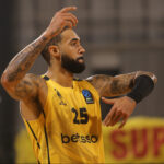 Ο Μποχωρίδης, ο Χάρελ, ο Βουρτζούμης και ο Ηλιάδης! (vid)