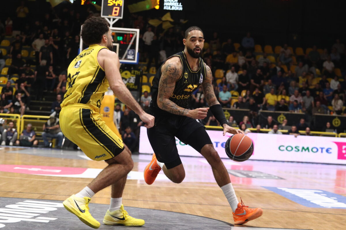 Κιτρινόμαυρο ρεκόρ 4ετίας τα 17 ριμπάουντ του Χάρελ (vid)