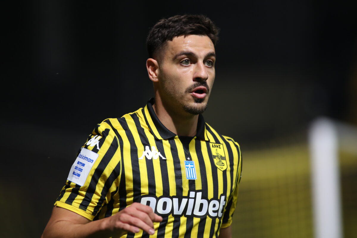 Μετράει απουσίες και επιστροφές