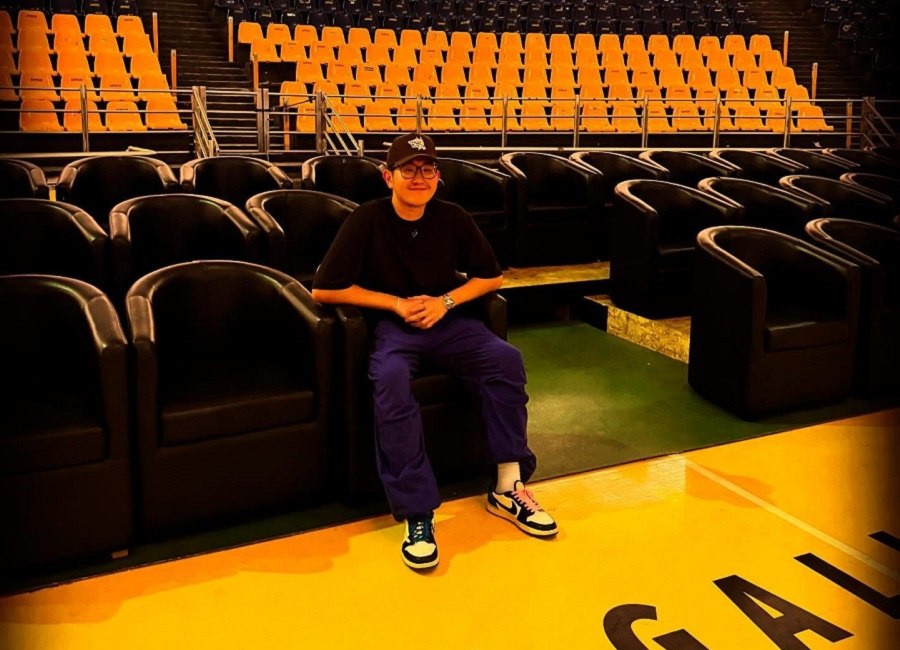 Ρίτσαρντ Σιάο: Η βόλτα στα Κάστρα και οι Κιτρινόμαυρες καρδιές (pics)