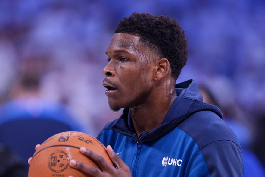 Τίμπεργουλβς: Νοκ-άουτ για 2 εβδομάδες ο Άντονι Έντουαρντς