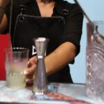 Σέρβιραν αλκοόλ σε ανήλικους παραμονή 28ης Οκτωβρίου (vid)