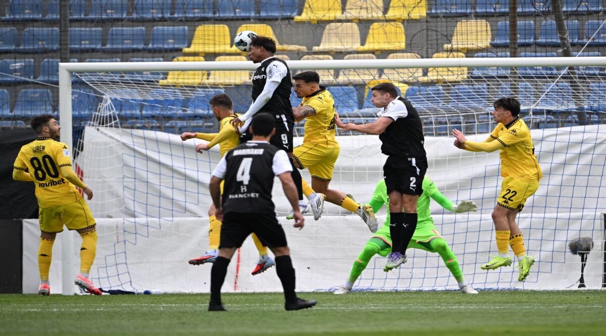 Αδράνεια της άμυνας αλλά… και κανένα φάουλ στο 1-0 του ΟΦΗ (vid)