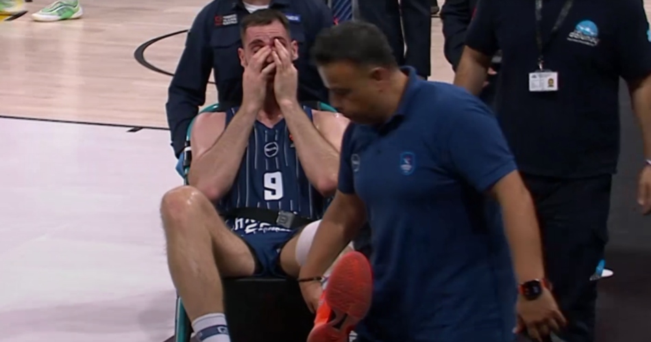 Εφές-ΠΑΟ: Αποχώρησε με φορείο και κλάματα o Παπαγιάννης (vid)