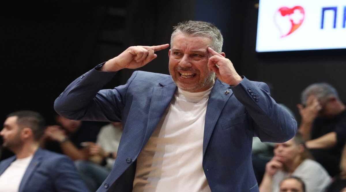 Ξέσπασε ο Παπαθεοδώρου: «Αν κάνεις τα παιδάκια να κλαίνε, δεν σε φοβάμαι ούτε εγώ ούτε το Μαρούσι»!