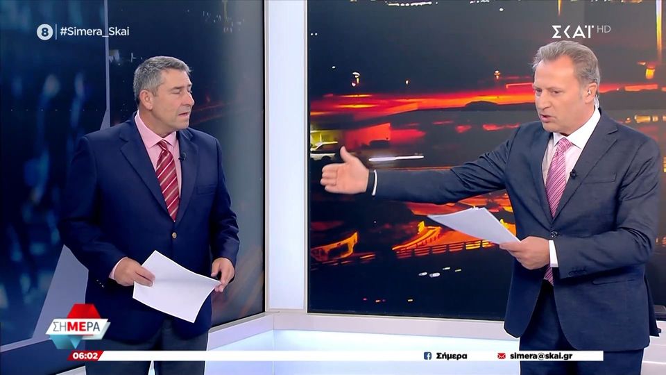 Ο Οικονόμου… έδιωξε τον Παυλόπουλο: “Μακριά!” (vid)