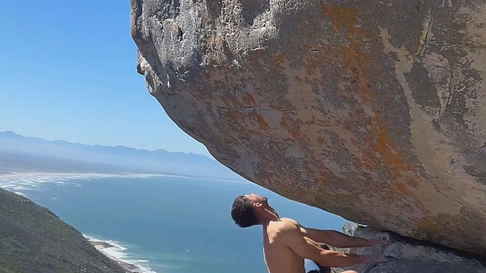 Συγκλονιστικός αναρριχητής σπάει τους νόμους της φυσικής! (vid)