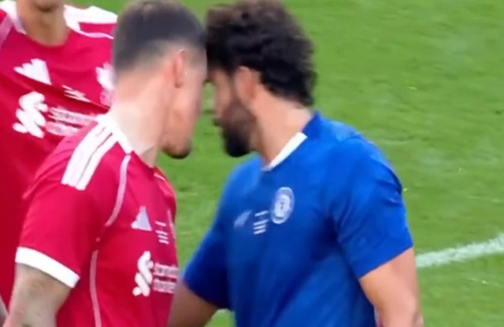 Τσέλσι – Λίβερπουλ: «Μανούριασαν» σε φιλικό θρύλων ο Ντιέγκο Κόστα με τον Σκρτελ! (vid)