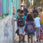 Το δημογραφικό επιβαρύνεται από το υψηλό κόστος ανατροφής των παιδιών! (vid)