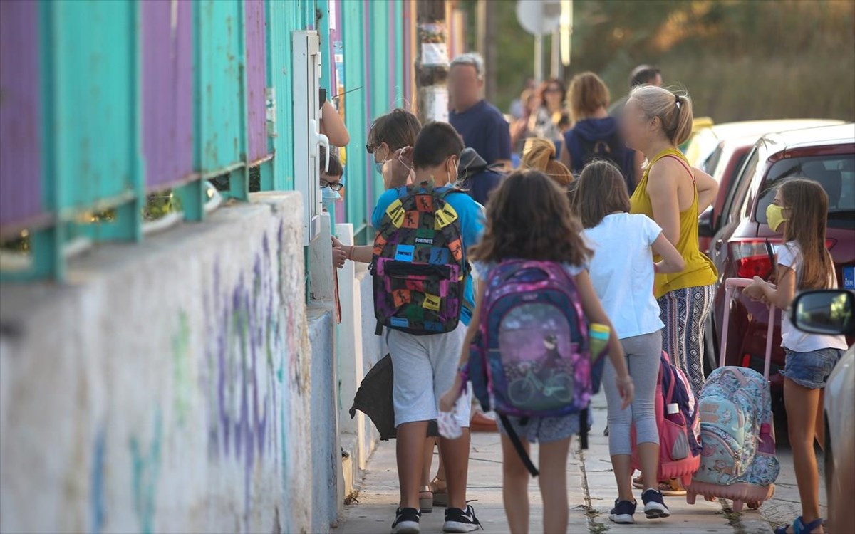 Το δημογραφικό επιβαρύνεται από το υψηλό κόστος ανατροφής των παιδιών! (vid)