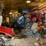 Απίστευτο: 90χρονος οδηγός… διέλυσε καφετέρια!