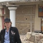 Ο Μικ Τζάγκερ απολαμβάνει τα… αρχαία της Κρήτης!