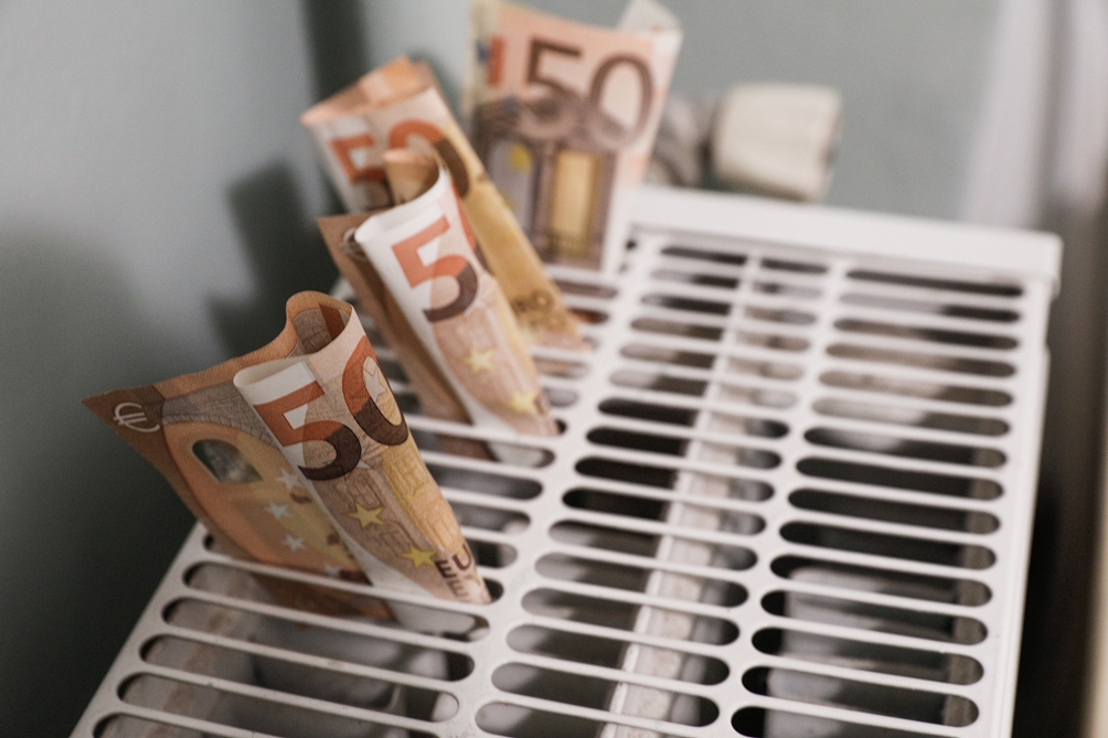 ΜyΘέρμανση: Τα λάθη που «κοστίζουν» – «Τρέχουν» οι αιτήσεις για το επίδομα θέρμανσης (vid)