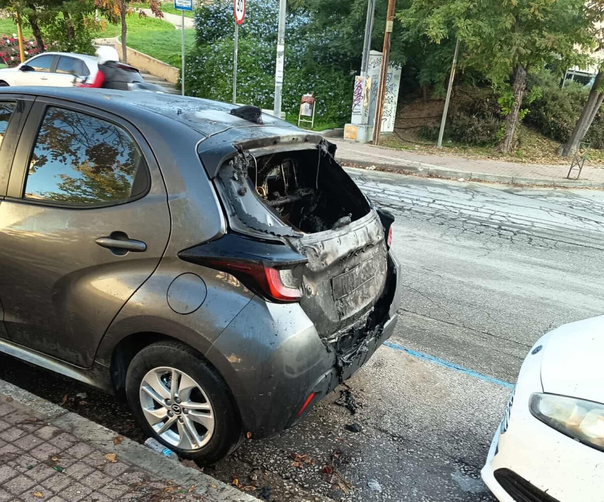 Θεσσαλονίκη: Πολλές οι ζημιές από τη χθεσινή επίθεση με μολότοφ