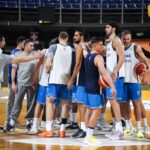 Η γαλανόλευκη φανέλα του Γκάλη στο Παλέ (pic)