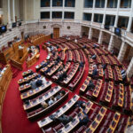 «Ο κ. Φλώρος των Σπαρτιατών κάθεται στα βουλευτικά έδρανα της ΝΔ» (vid)