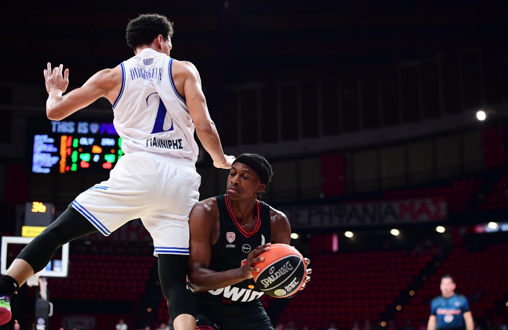 Ολυμπιακός – Ηρακλής 103-87: Βεζένκοβ και Χολ “καθάρισαν” για τους ερυθρόλευκους (vids)