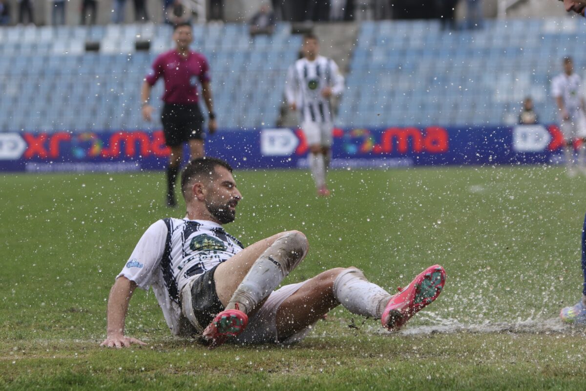 Ηρακλής-ΠΑΣ Γιάννινα: Βρήκαν κινητό τηλέφωνο στον αγωνιστικό χώρο! (vid)