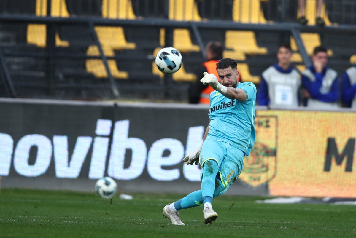 «Άγιος» Σωκράτης! (vid)