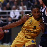 Ο Τζόουνς μοιράστηκε τη… ρουτίνα του στο «Nick Galis Hall» (vid)