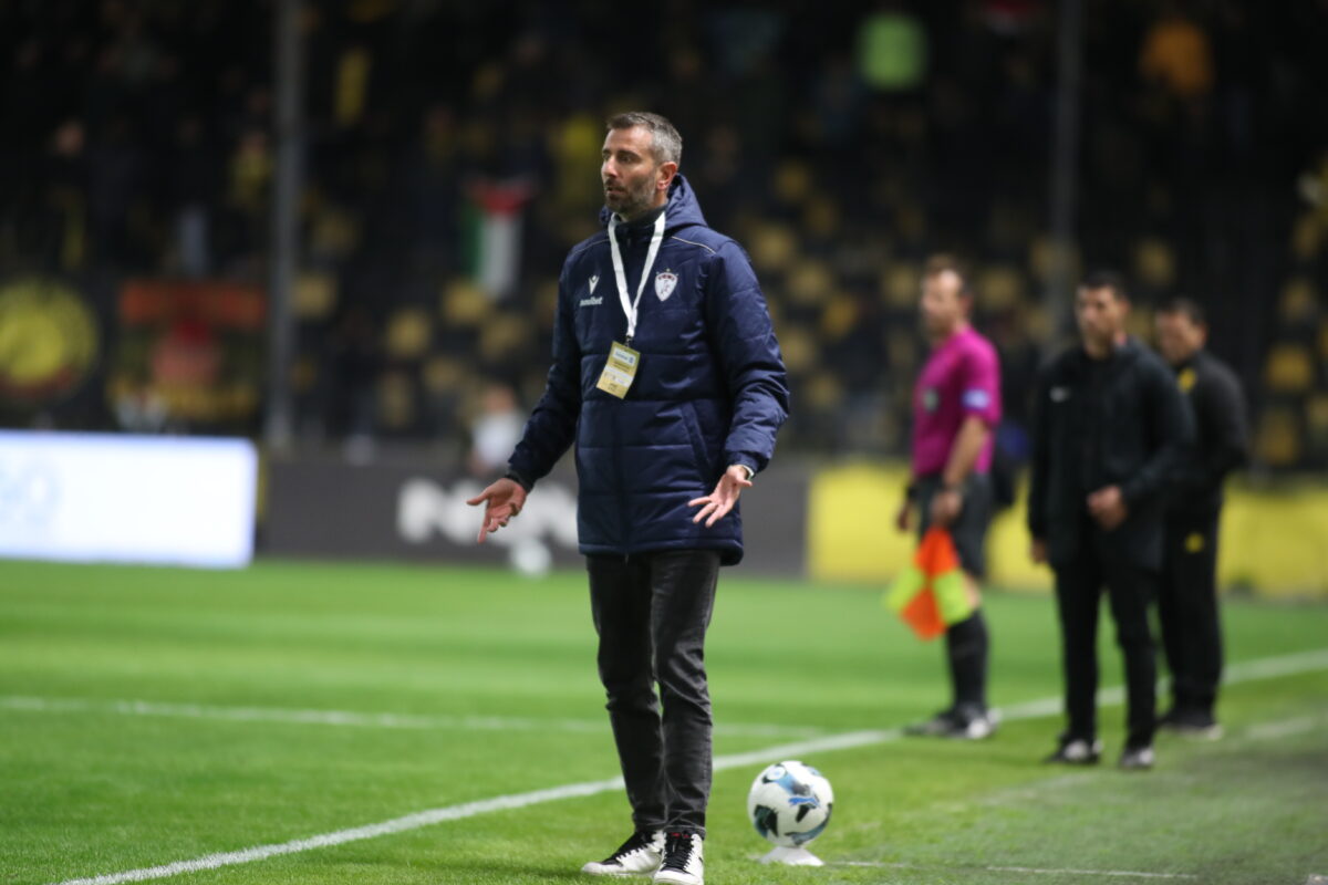 Μαλεζάς: “Χειριστήκαμε άψογα το ματς μετά την κόκκινη, αλλά…” (vid)