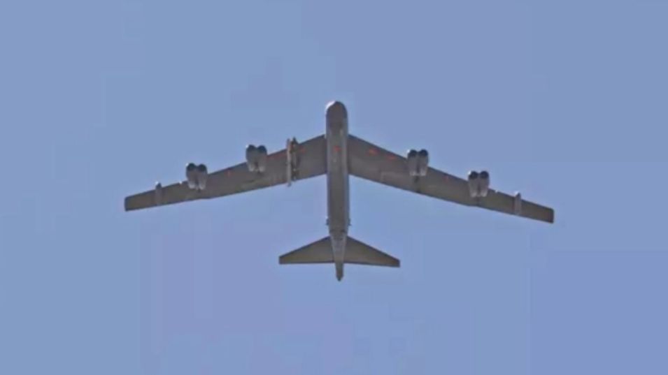 Αν δεις αυτό το αεροπλάνο στον ουρανό, κάνε τον σταυρό σου και… τρέχα