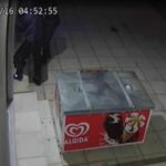 Θεσσαλονίκη: Η στιγμή που μέλη σπείρας βάζουν βόμβα σε ΑΤΜ στη Μηχανιώνα (vid)