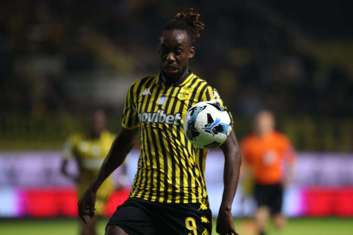 Πέντε ματς, τέσσερις τετράδες, δύο γκολ (vid)