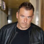 Ξέσπασε ο Λιάγκας και πέταξε το ακουστικό (vid)