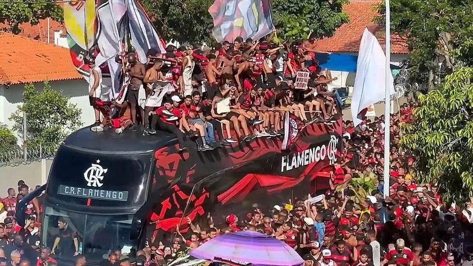 Ένταση στο Ρίο: Συμπλοκές οπαδών και αστυνομίας πριν το Παλμέιρας-Φλαμένγκο (vid)