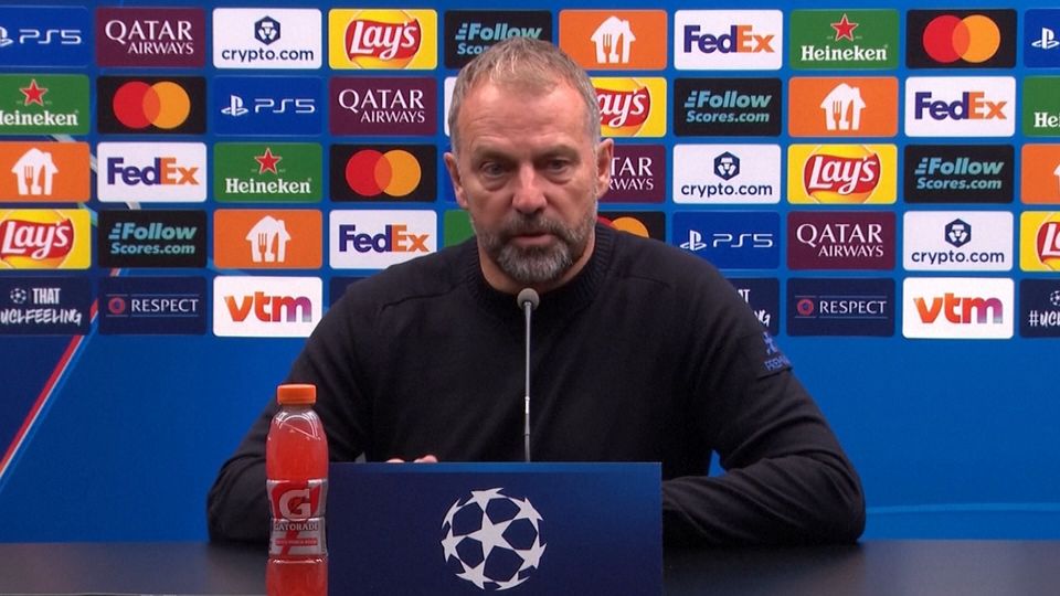 Ο Φλικ… ενοχλήθηκε: «Είμαστε η Μπαρτσελόνα, δεν θα αλλάξουμε τρόπο παιχνιδιού» (vid)