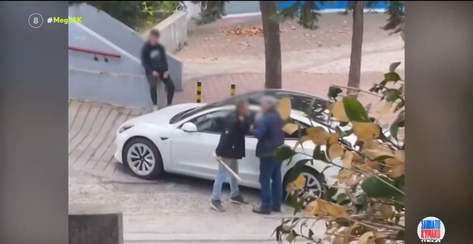 Άγριοι καυγάδες στους δρόμους (vid)