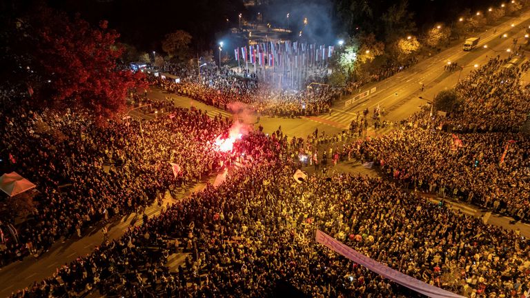 Χάος στους δρόμους της Σερβίας (vid)