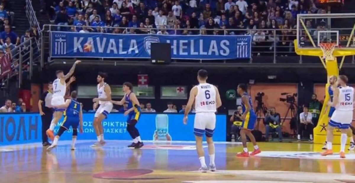 Ελλάδα-Ρουμανία: Απίθανο buzzer-beater… πεταχτάρι του Τολιόπουλου! (vid)