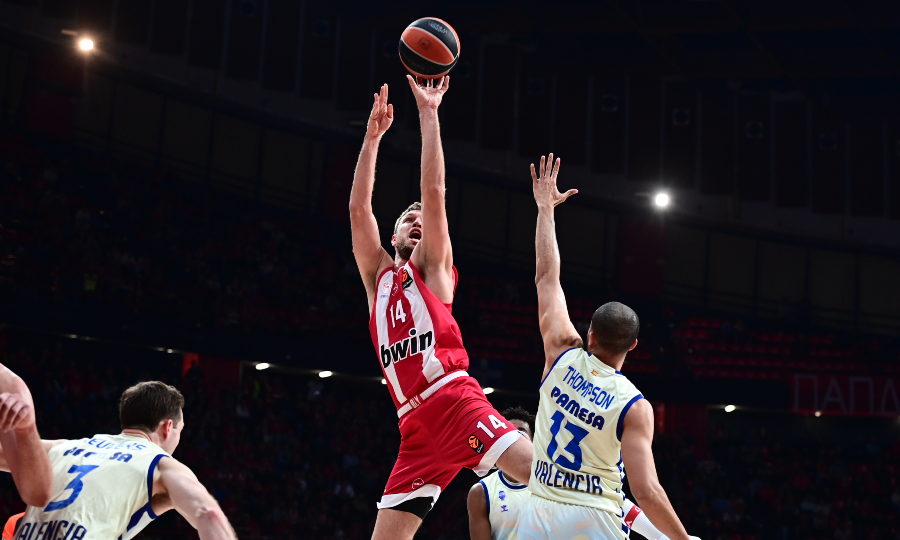 Κατέρρευσε στο τέλος ο Ολυμπιακός, ήττα στο ΣΕΦ από Βαλένθια