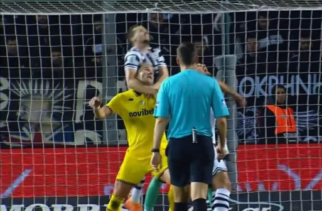 Στην ευθεία του, μπροστά στα μάτια του